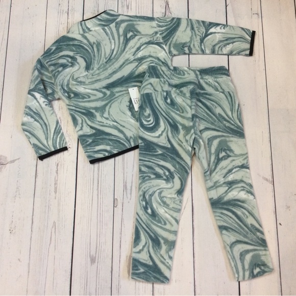 Gap Boys 18-24 2T 3T 4T 5T Microfleece Sweatshirt & Sweatpants Outfit. NWT - Picture 3 of 4